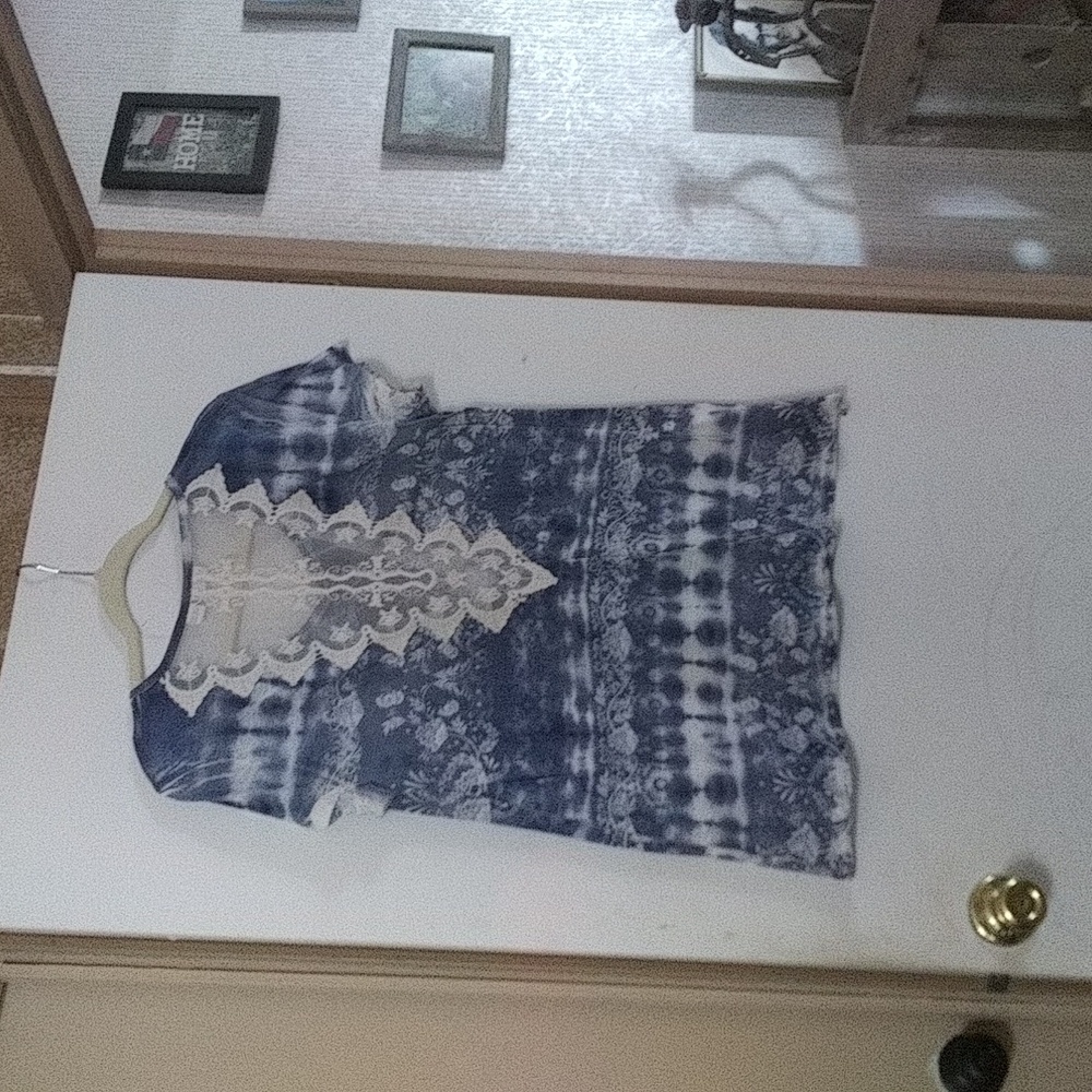 Shirt - Picture 2 of 3